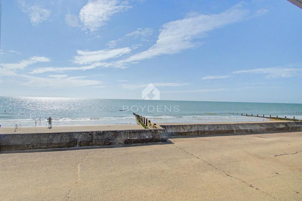 Low Wall, Frinton-on-sea photo 5