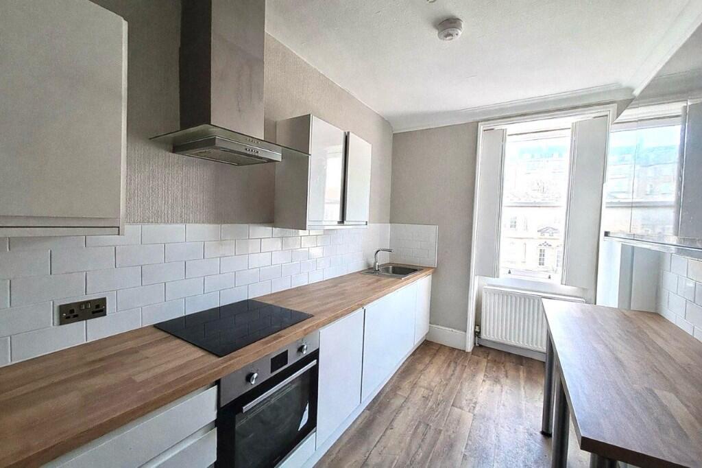Main image of property: Flat 3, 13 Paragon, Bath, Somerset, BA1