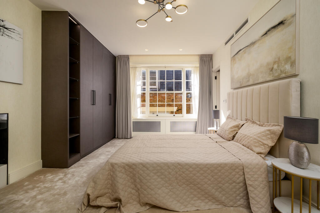 Apartment in London - More