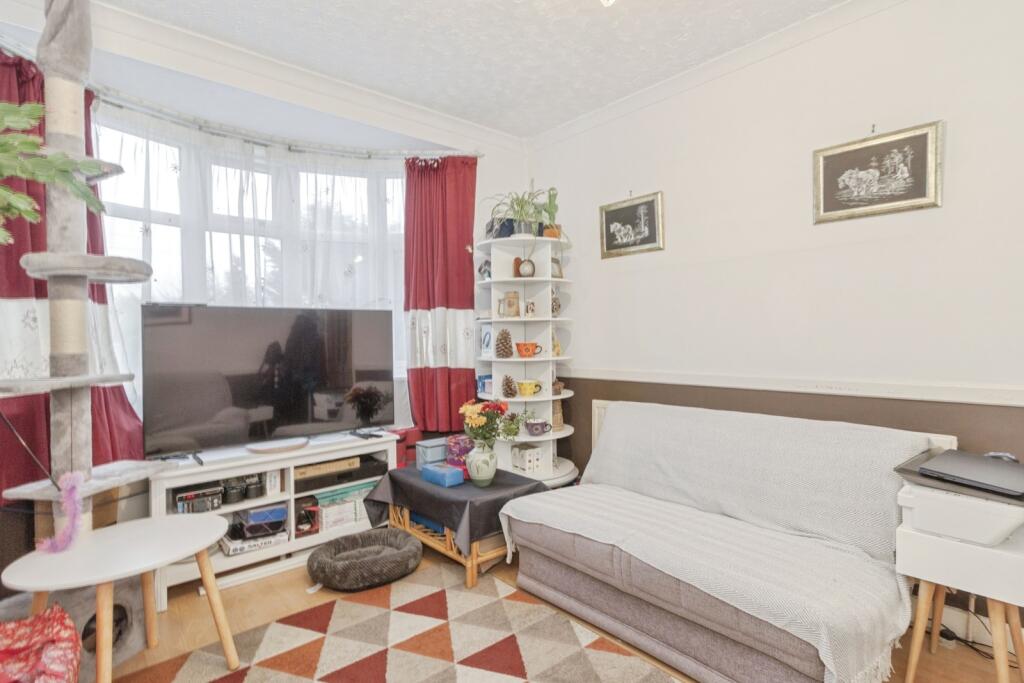 Roydene Crescent, Leicester, Leicestershire, LE4 photo 2