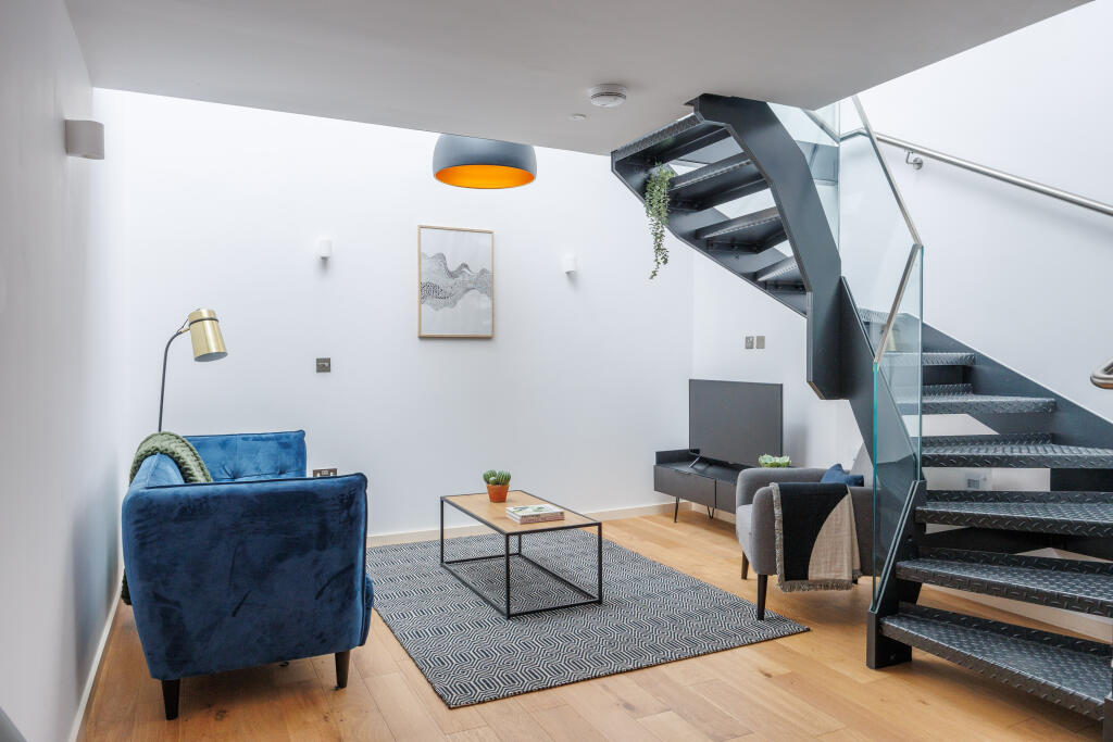 Main image of property: 1a Highgate Road, London