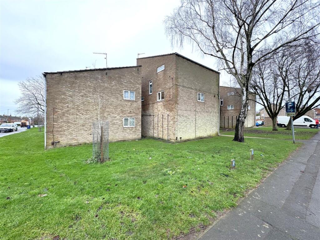 1-bed flat on Wansford Place, Corby, £99,000