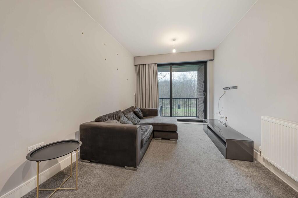 Apartment in Southall - View 5