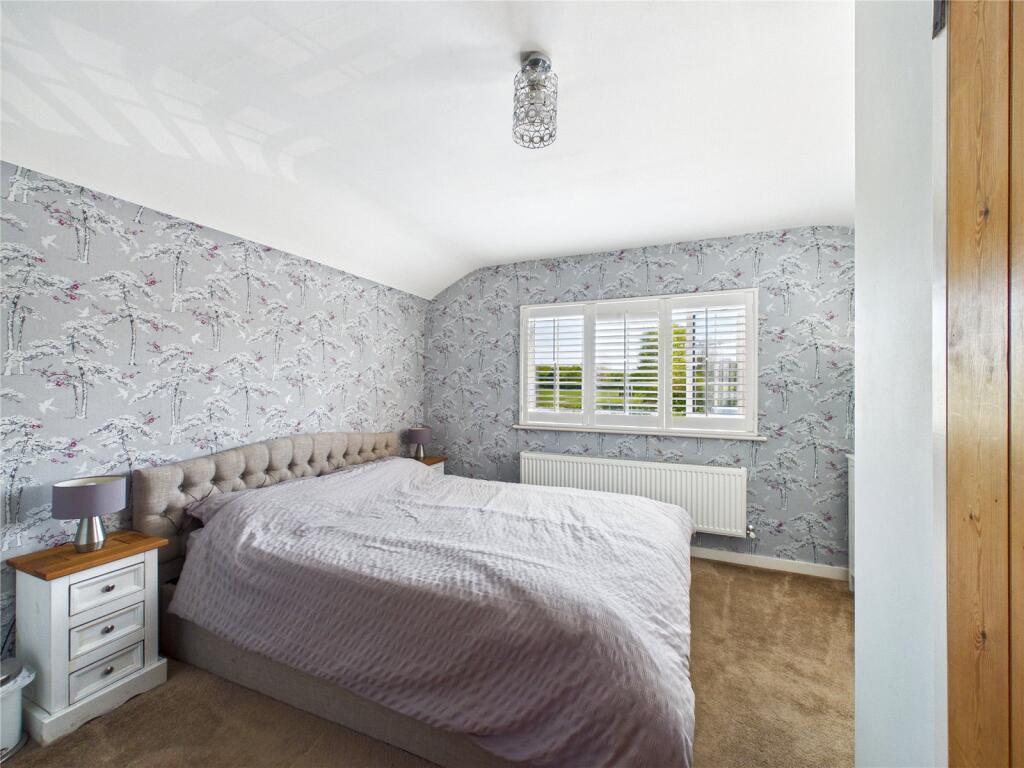 House in Maldon, Althorne - More