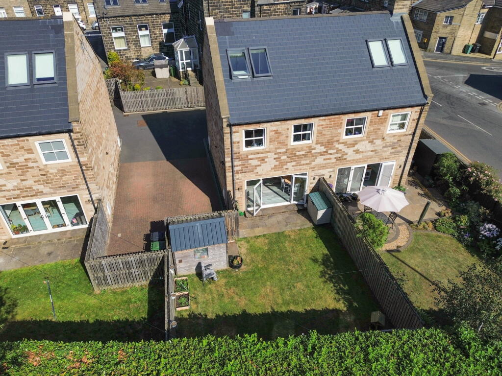 Main image of property: Kirk Green, Yeadon, Leeds, LS19 7GU