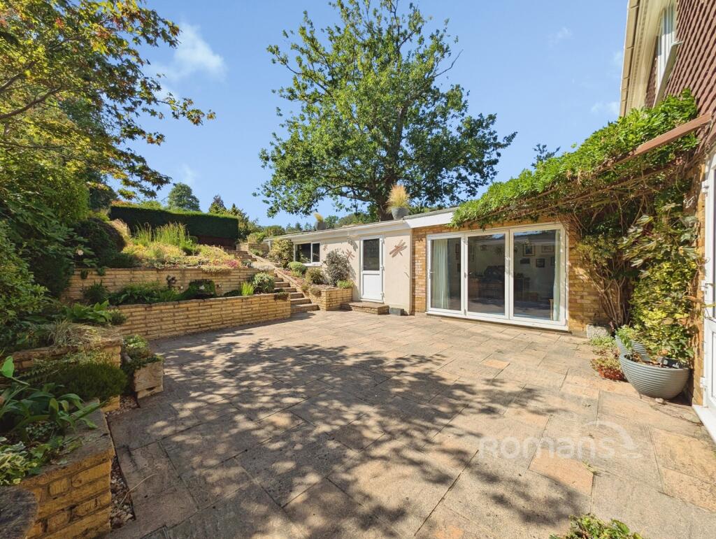 House in Waverley, Heath End, Farnham - View 4