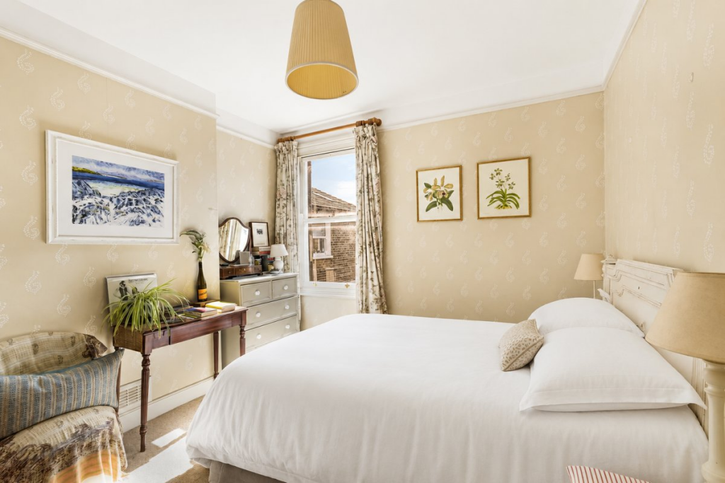 Apartment in London - View 3
