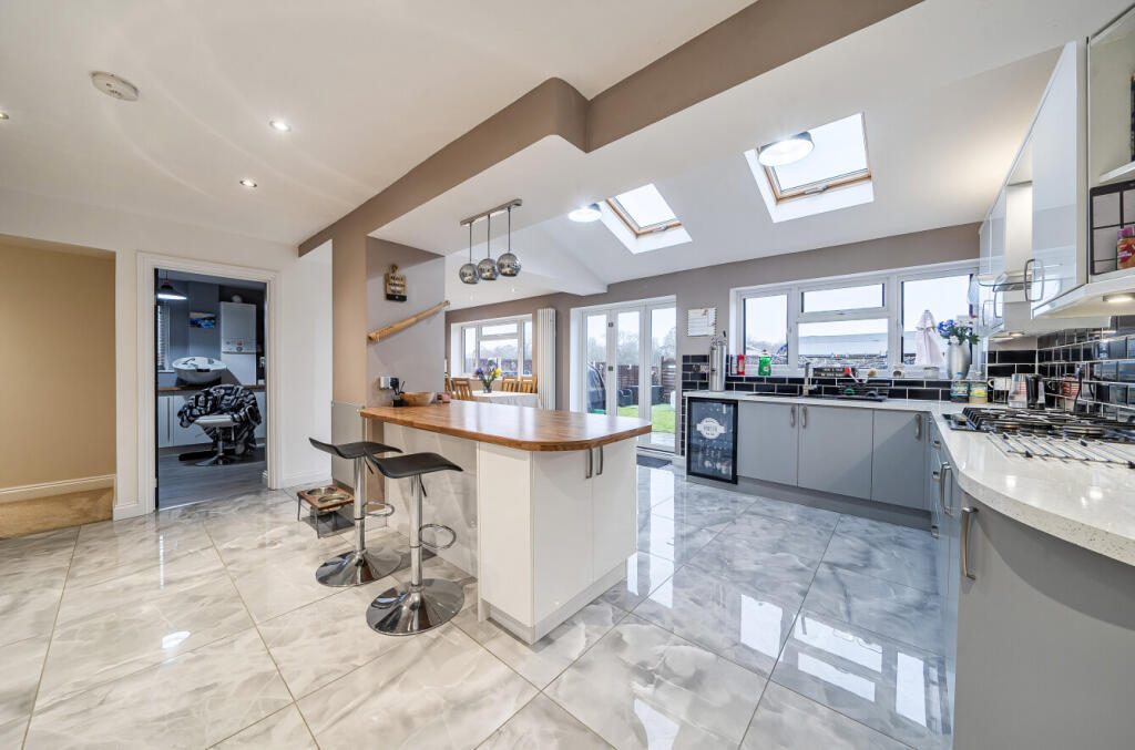 House in Guildford - View 2