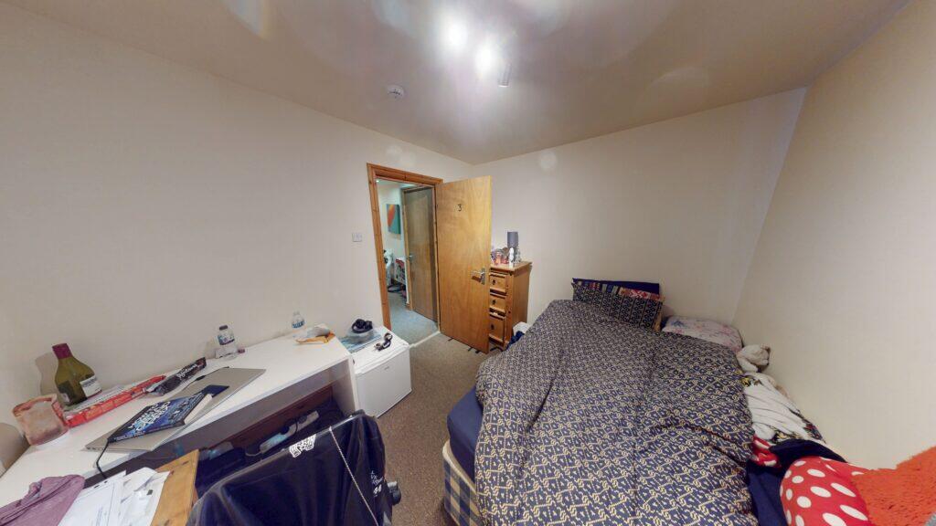 6 bedroom house for rent