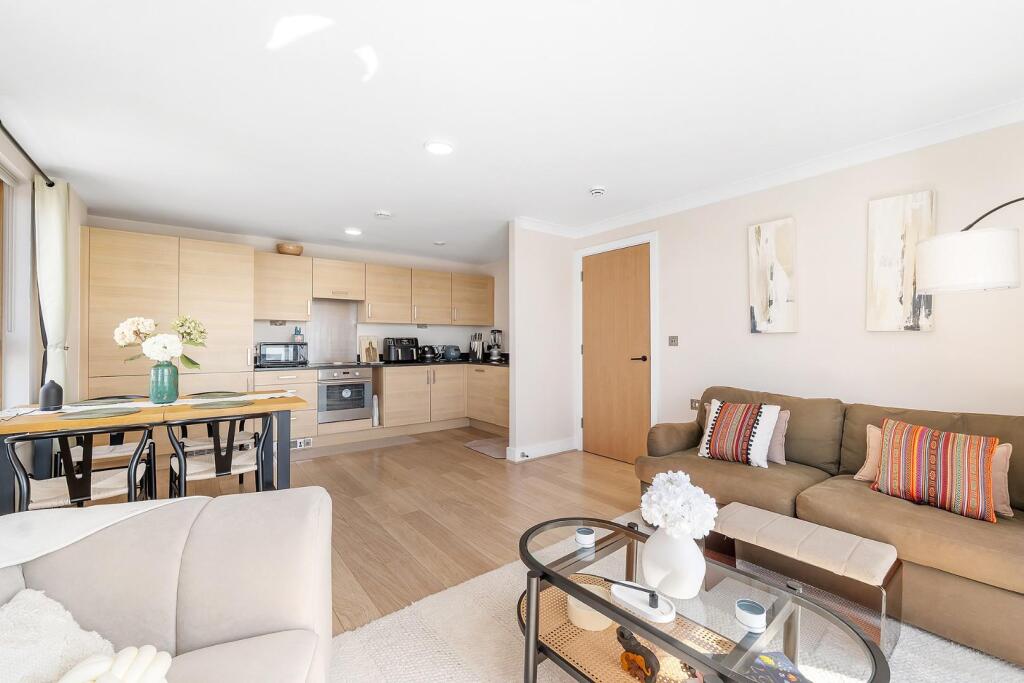 Apartment in London - View 5