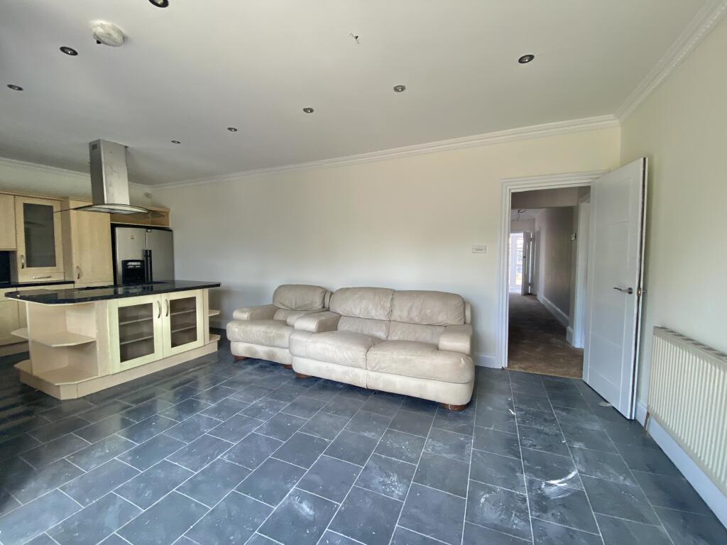 House in Thurrock, Essex - View 5