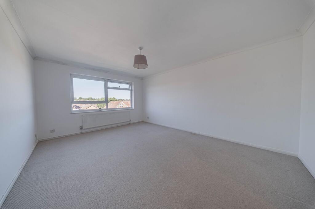 Apartment in Redhill - View 3