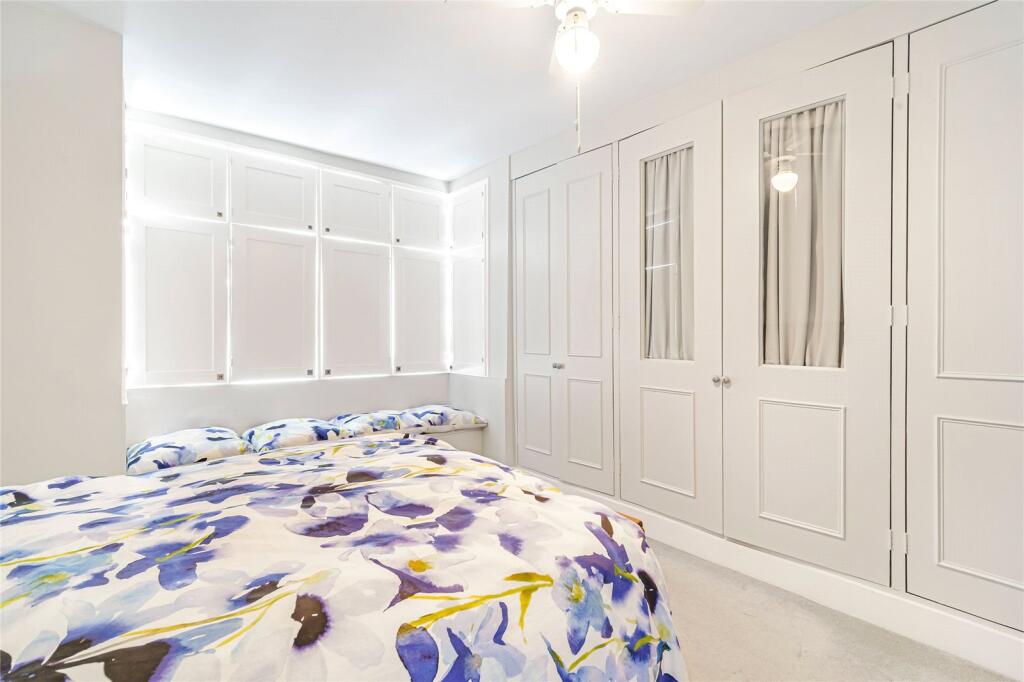 House in London, Lonesome, Mitcham - More