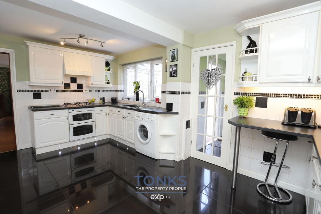 Additional image 12 of Dream family home on the Abbeyfields Estate, cul de sac location - Westdean Close, Halesowen, B62 8UA