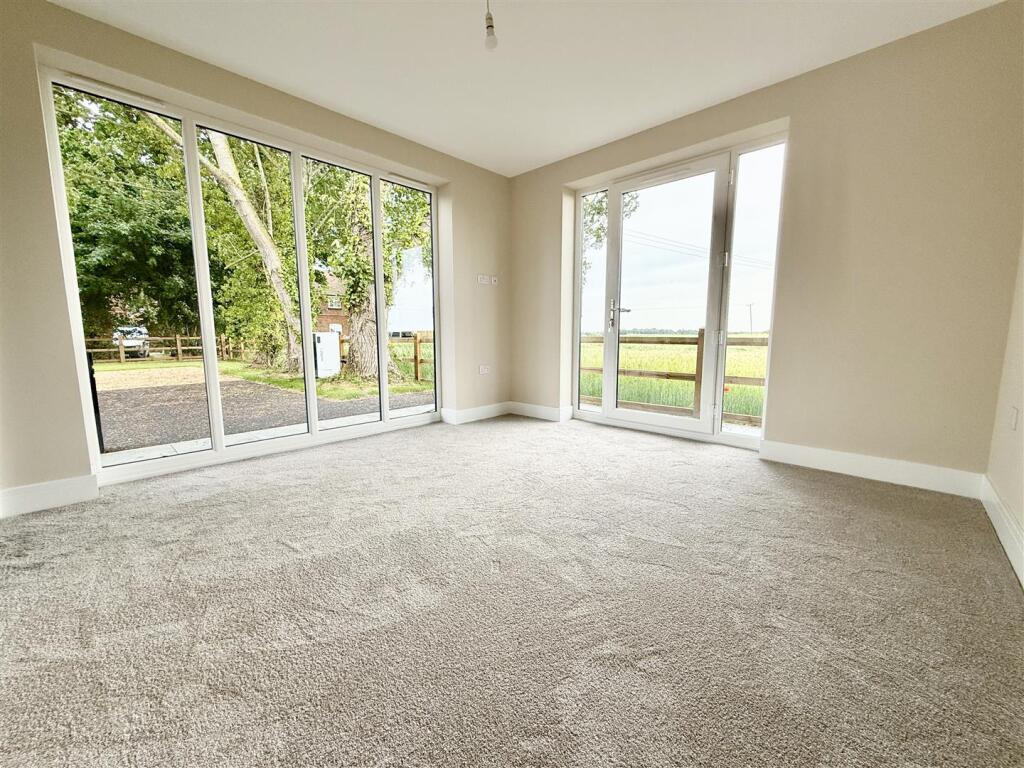 Heath Road, Rollesby, NR29 photo 2
