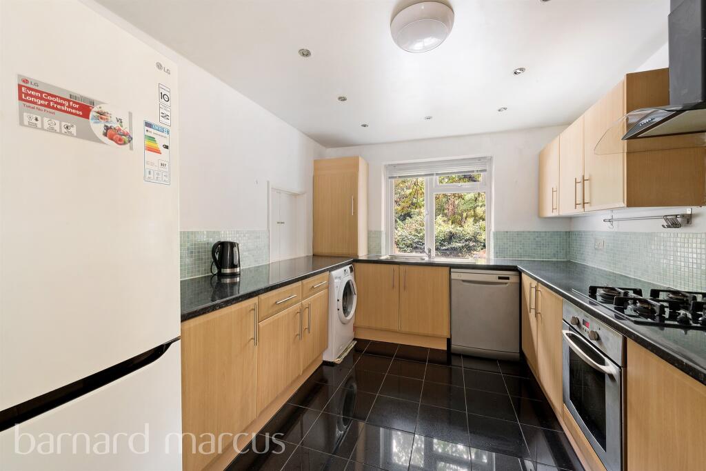 Apartment in Sutton - View 4