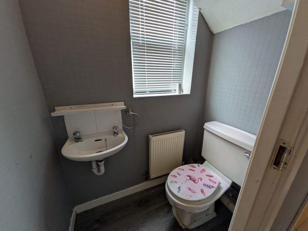 House in Bradford, West Yorkshire - View 4