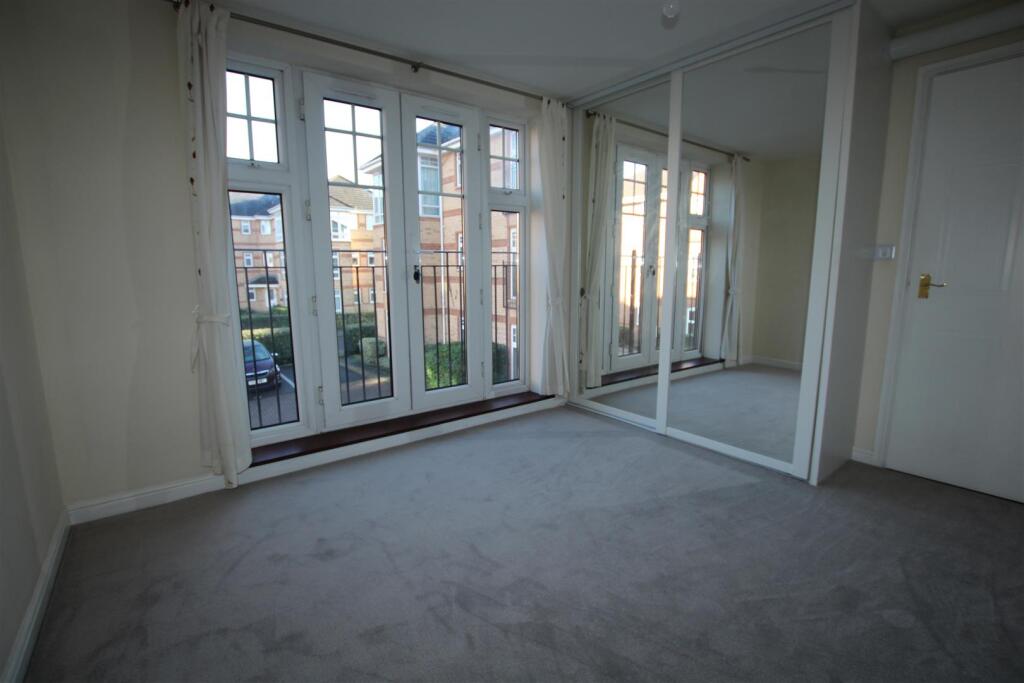 Apartment in Southampton - View 5