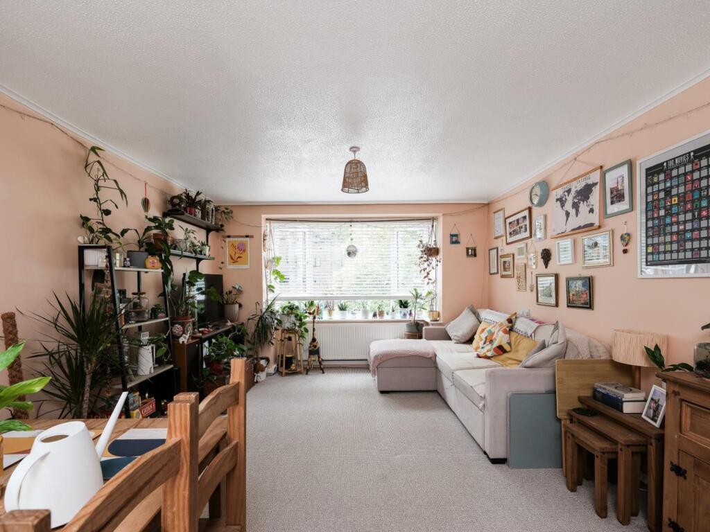 Apartment in Bristol, St Anne's - View 5