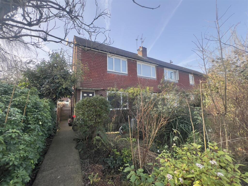 Main image of property: Pinewood Green, Iver Heath, Buckinghamshire, SL0