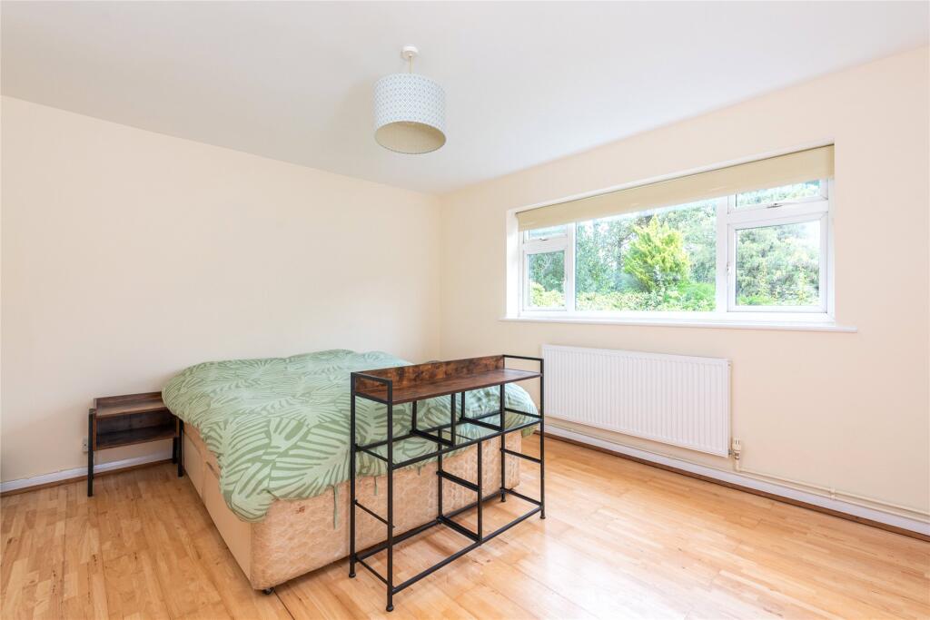 Folly Lane, North Crawley, Buckinghamshire, MK16 photo 3