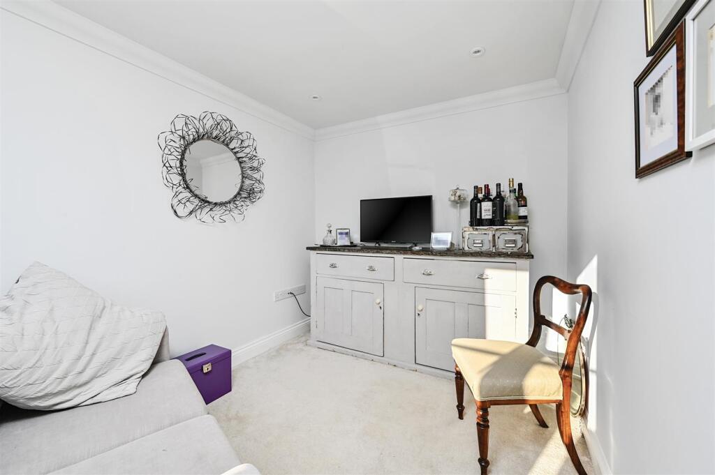 House in Tonbridge - More