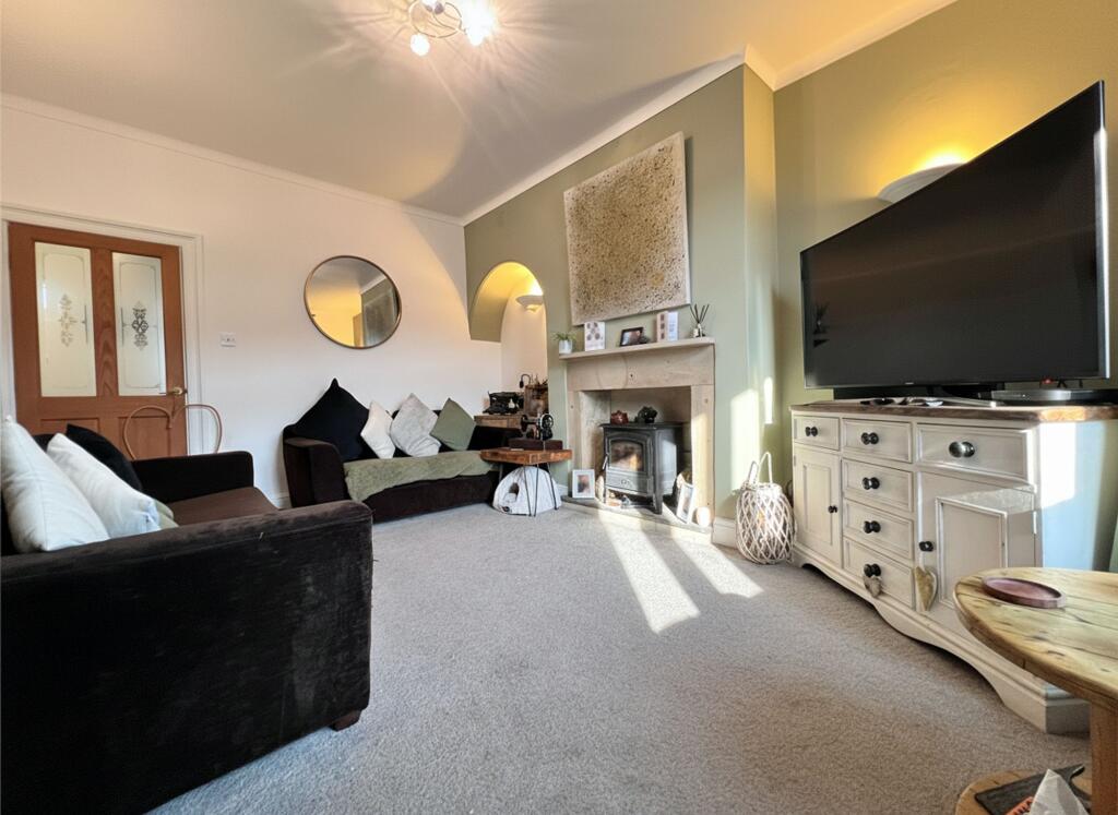 Hightown Lane, Holmfirth, HD9 photo 2