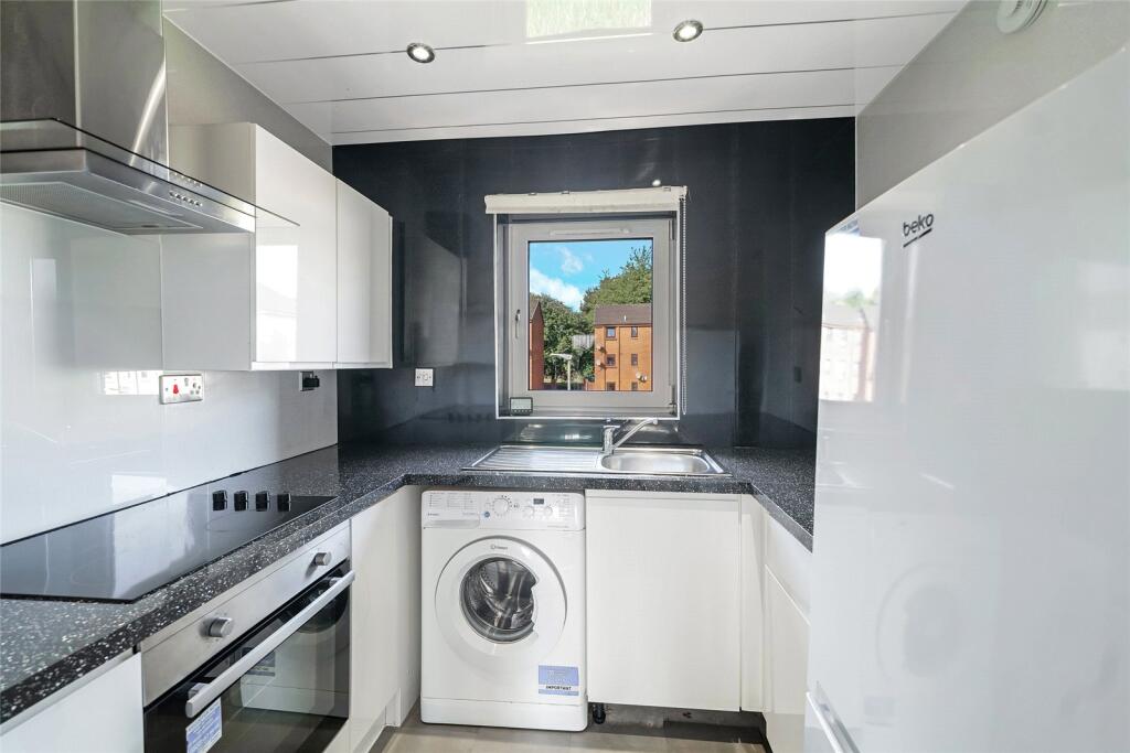 Apartment in Rutherglen, Burgh - View 3