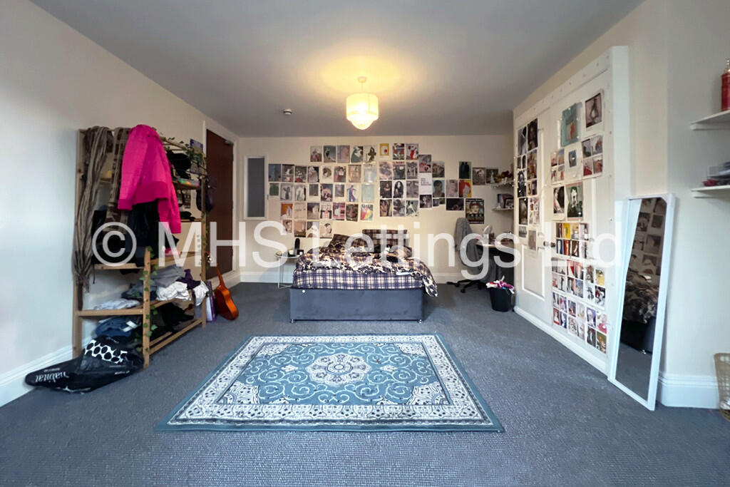 6 bedroom terraced house for rent