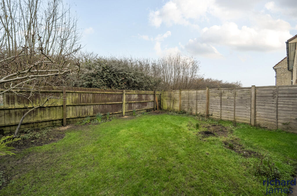 St Austell Way, Swindon, SN2 photo 4