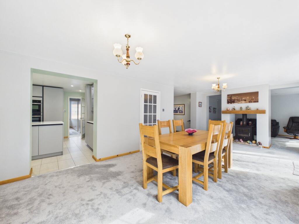 Philip Drive, Flackwell Heath, High Wycombe, Buckinghamshire, HP10 photo 3