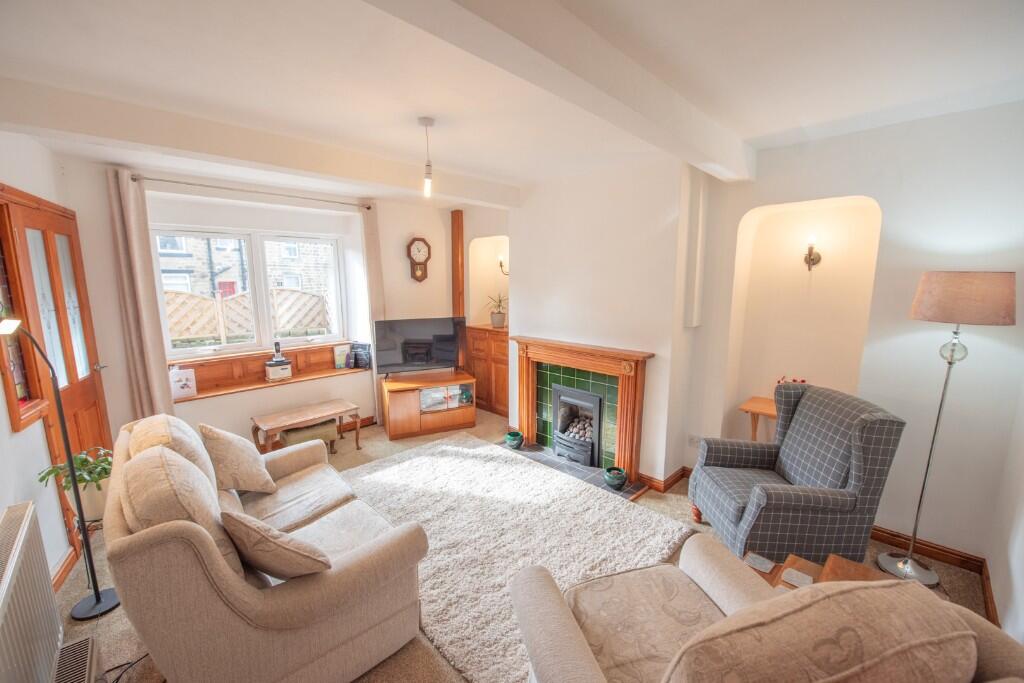 27 Main Road, Eastburn, BD20 7SJ photo 2