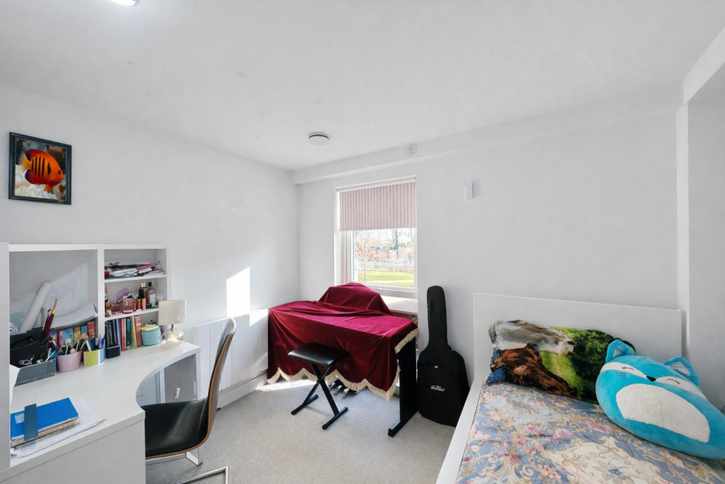 Apartment in Reading - View 5