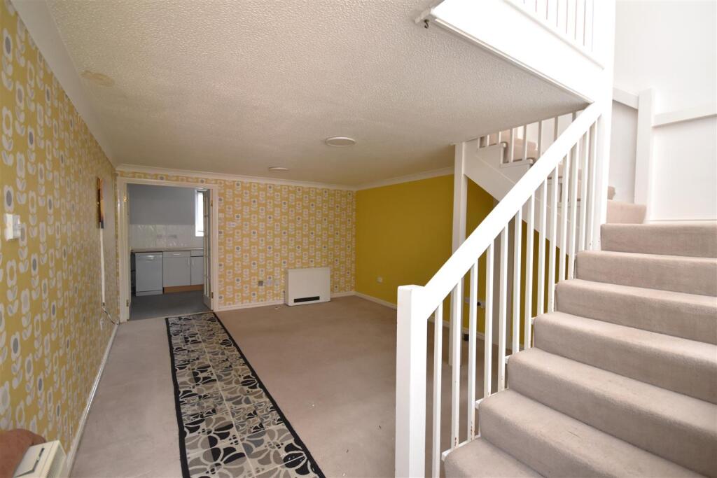Scholars Court, Cross Street, Neston. photo 4