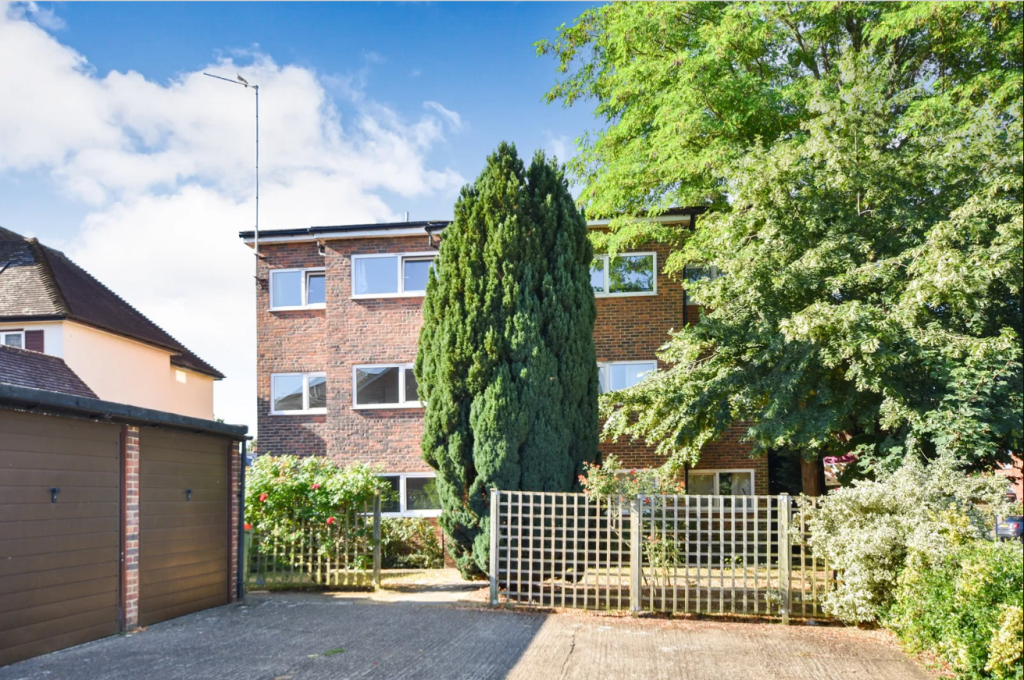 Main image of property: Alexandra Road,Epsom,KT17 4BH