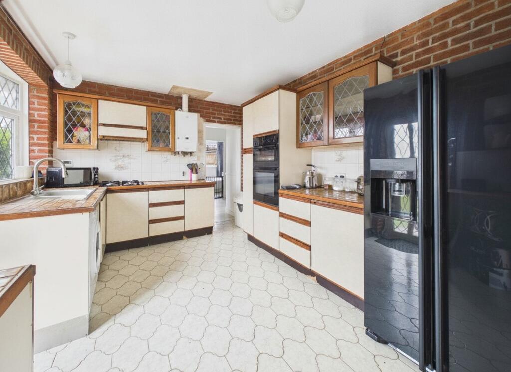 House in Nottingham, Rise Park - More