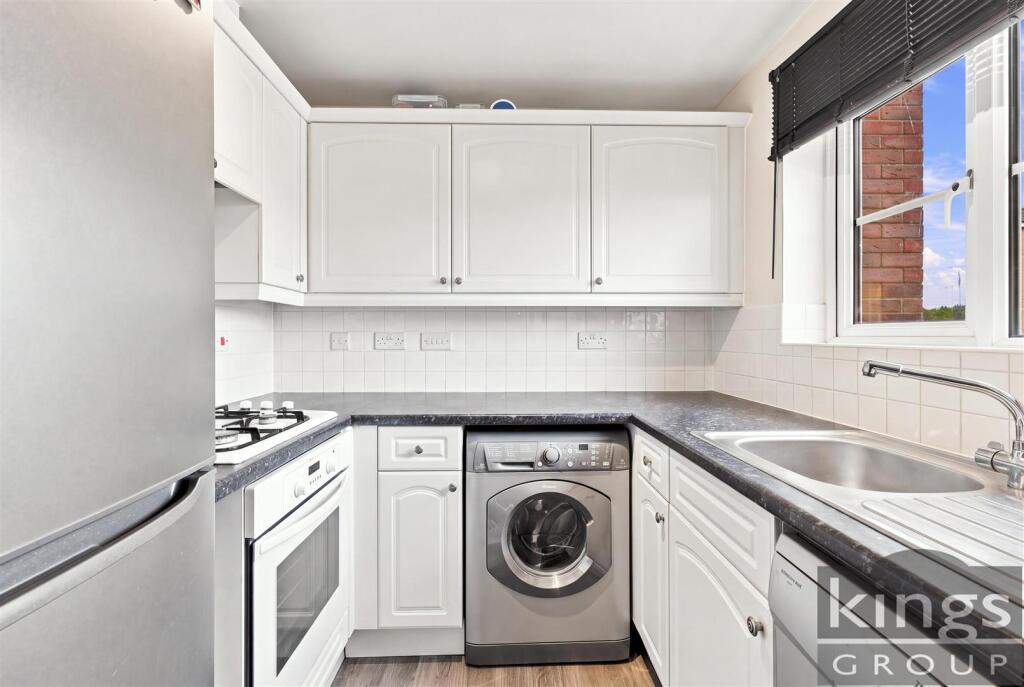 Apartment in Enfield - View 5