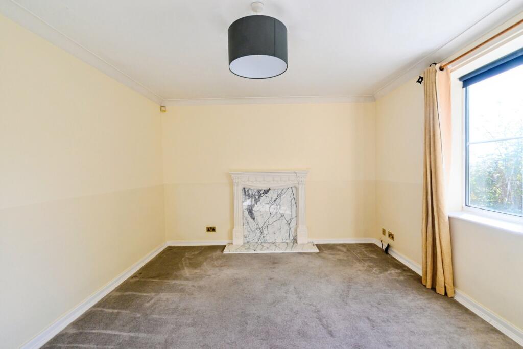 Apartment in Salford, Greater Manchester - View 4