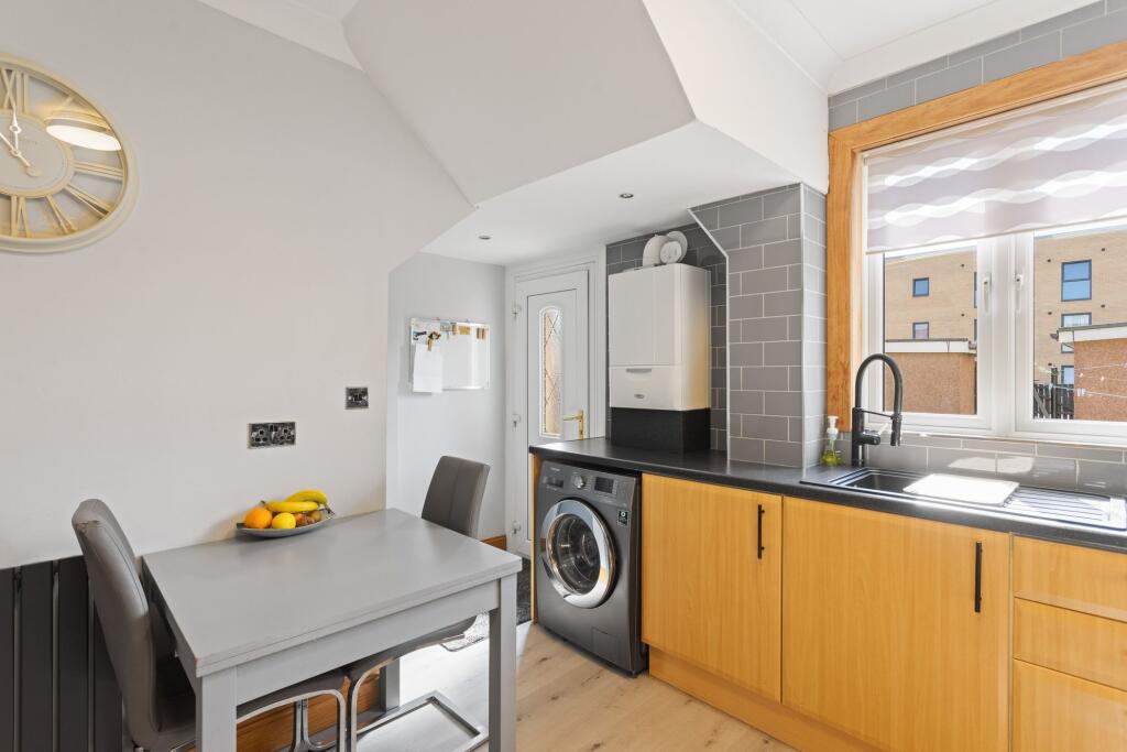 House in Edinburgh, West Lothian - View 5