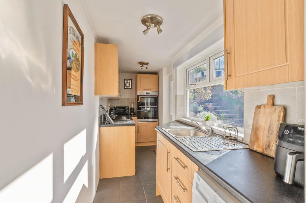 House in Newport, Shaftesbury - View 5