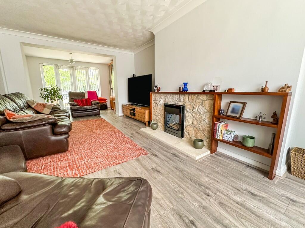 Kingsmead, Lechlade, Gloucestershire, GL7 photo 4