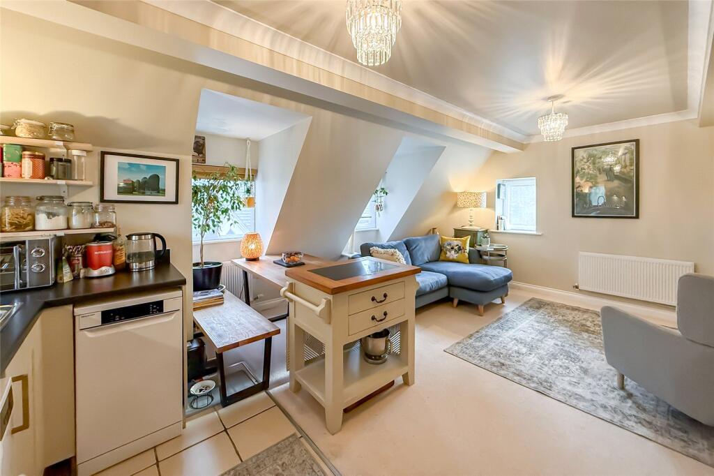 Additional image 14 of Astwick Manor, Coopers Green Lane, Hatfield, Hertfordshire, AL10