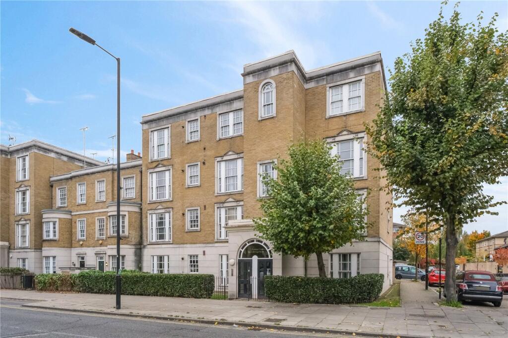Main image of property: Fortune Court, Queensbridge Road, London, E8