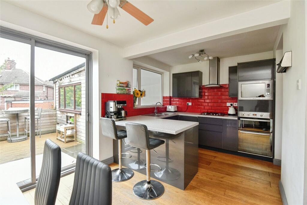 Woodside Avenue, Kidsgrove, Stoke-on-Trent, Staffordshire, ST7 photo 5