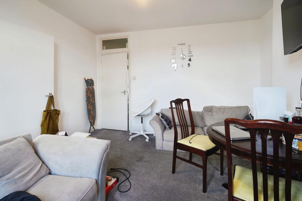 Apartment in London - View 3