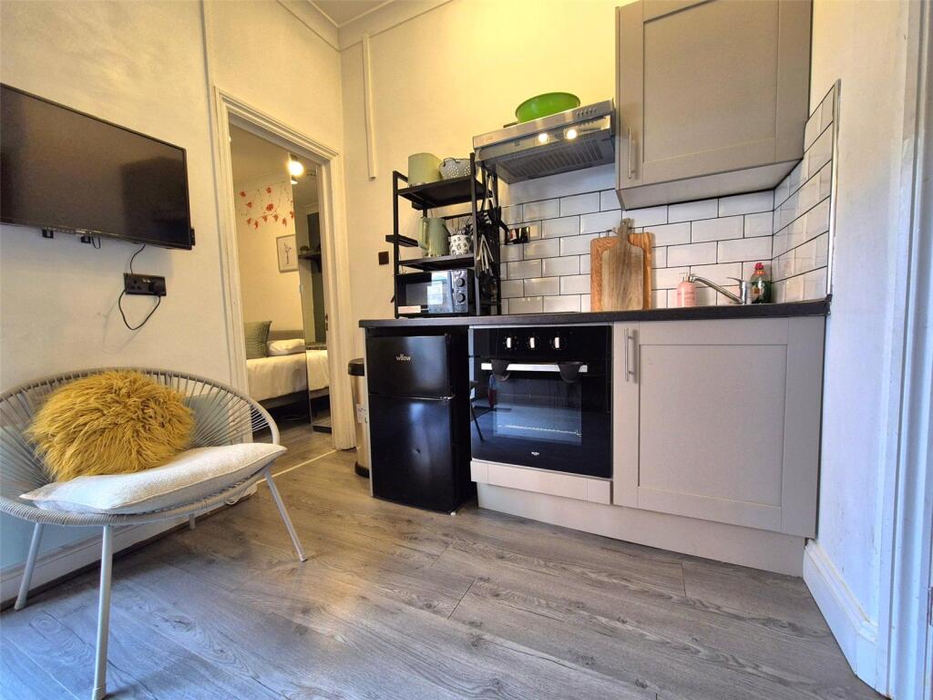 Apartment in Coventry, Earlsdon - View 5