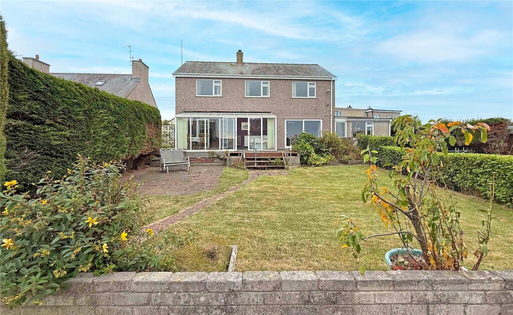 3-bed detached on Peniel Square, Amlwch, Isle of Anglesey, LL68, £315,000