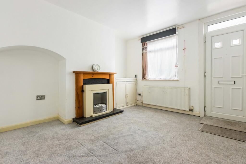 House in Gainsborough - More