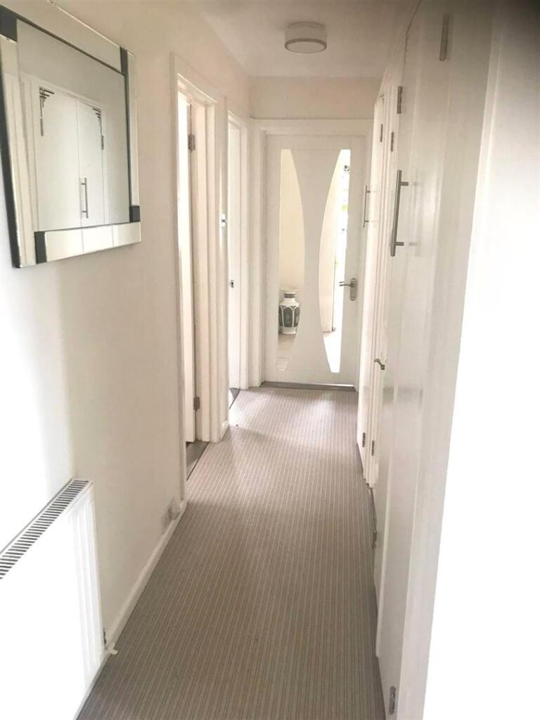Westwood Avenue, Ferndown photo 4