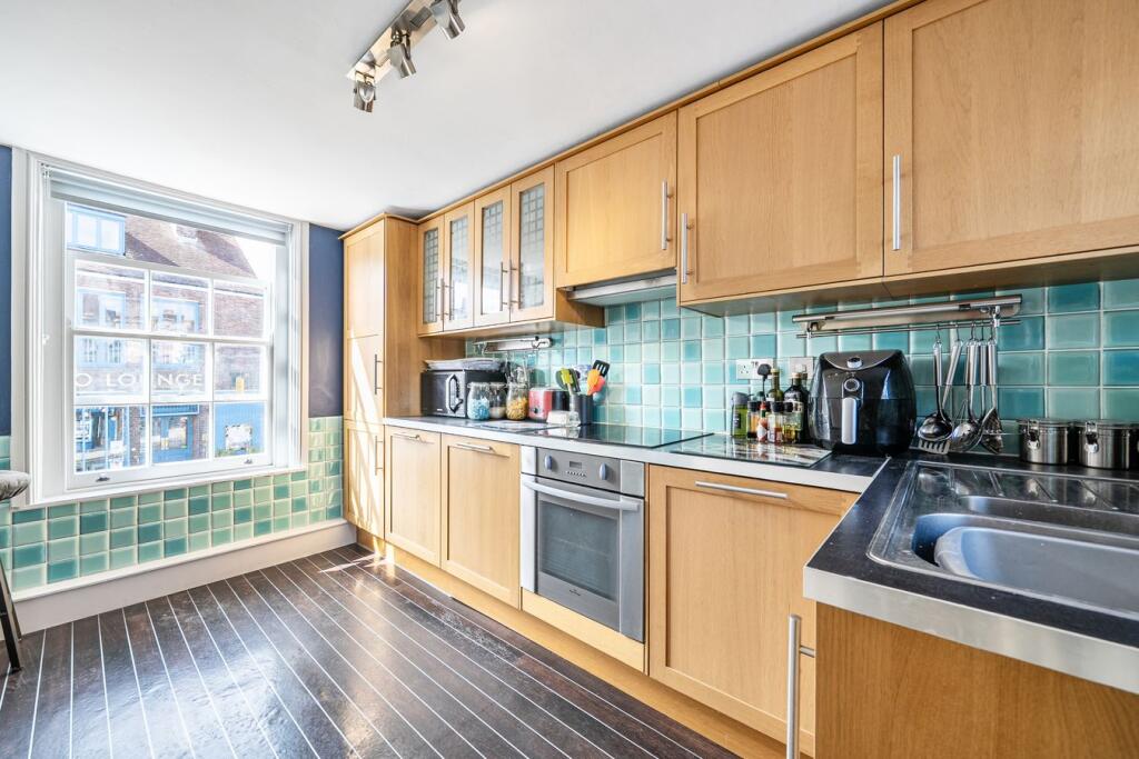 Apartment in Southampton - View 4